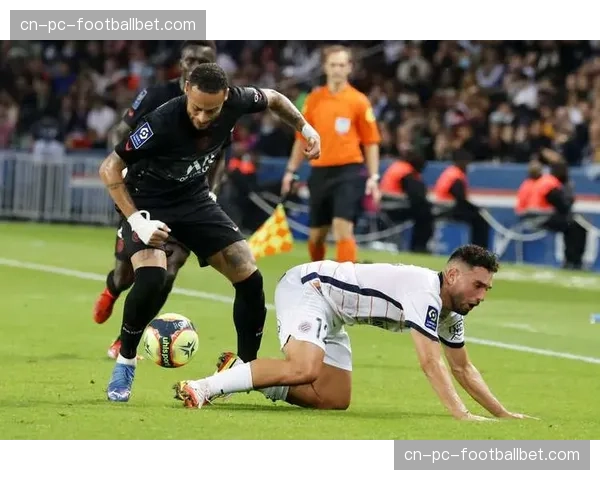 从濒临降级到稳居中游：通讯记录克莱蒙俱乐部本赛季的保级之路