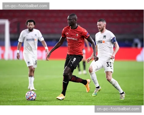 《法国足球》战术板:预览雷恩对阵南特,两队风格均强调边路速度,肋部攻防成看点 《法国足球》战术板:预览雷恩对阵南特,两队风格均强调边路速度,肋部攻防成看点